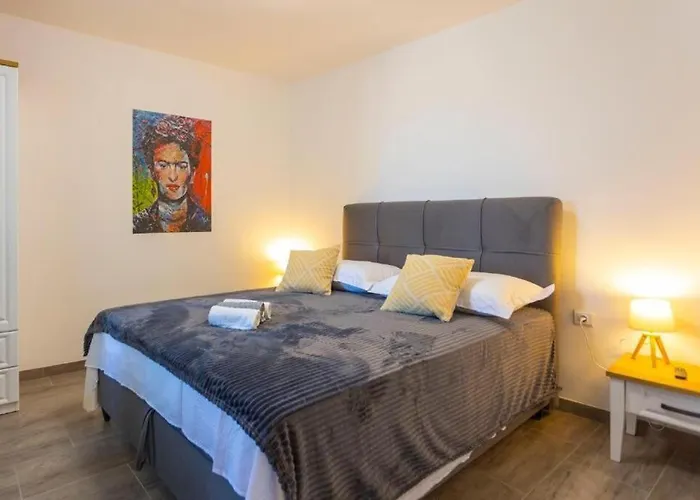 Coastal Urban Nest Апартаменты *